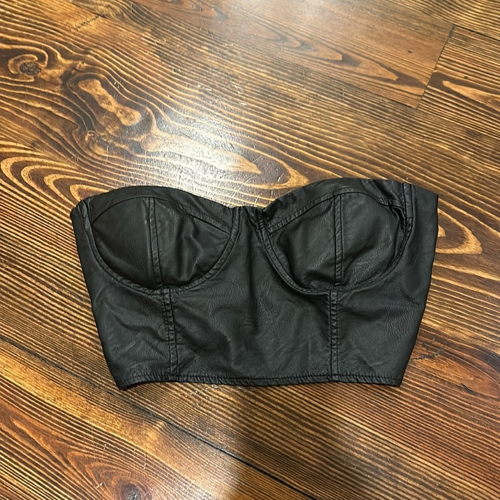 Women’s Pants Store Faux Leather Black Strapless Cropped Bustier M